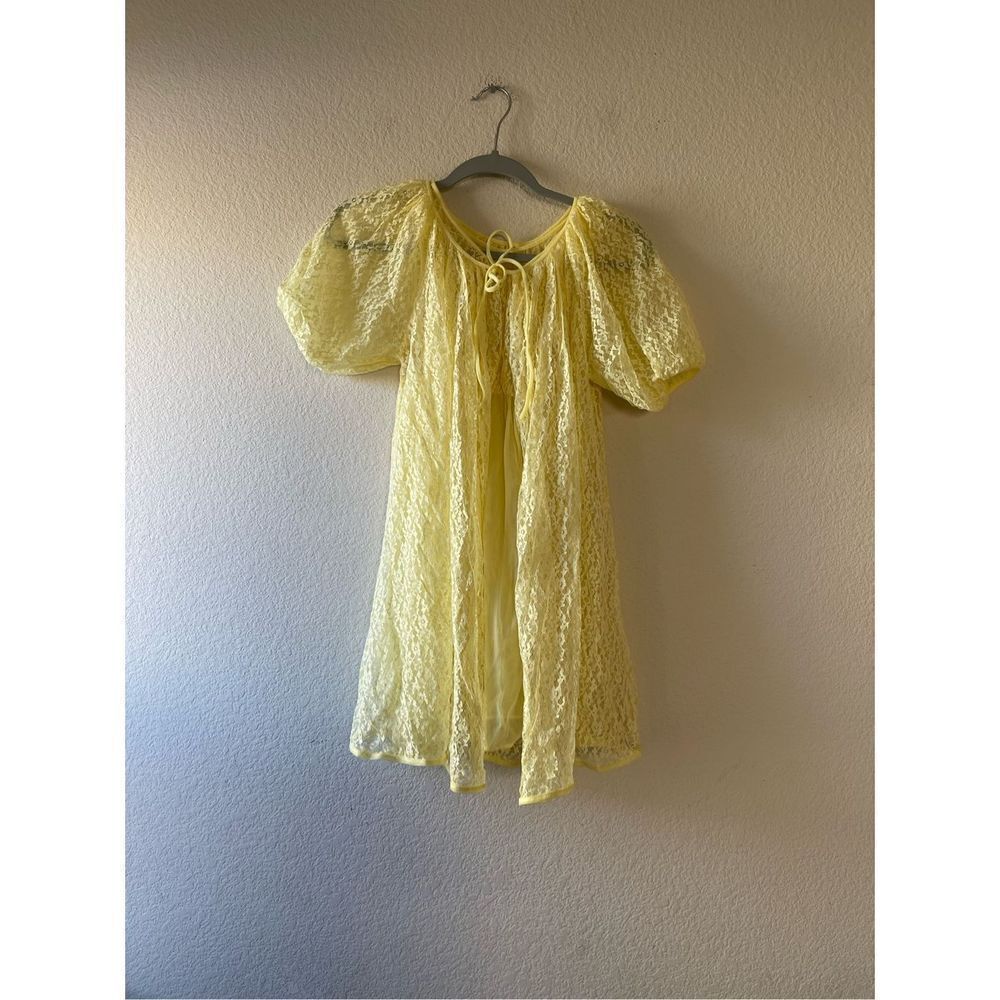 Vintage women’s yellow lace lingerie set size xs